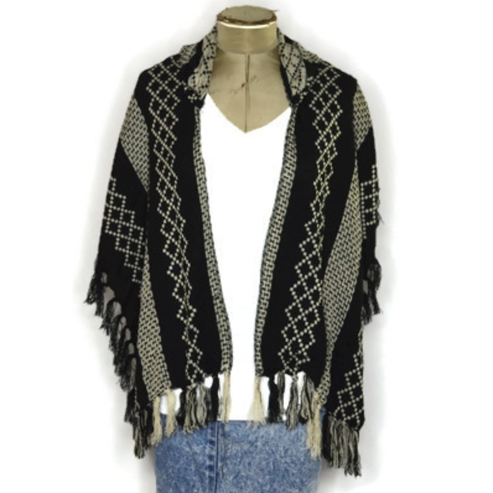 Hood Shawl Black and White Fringe